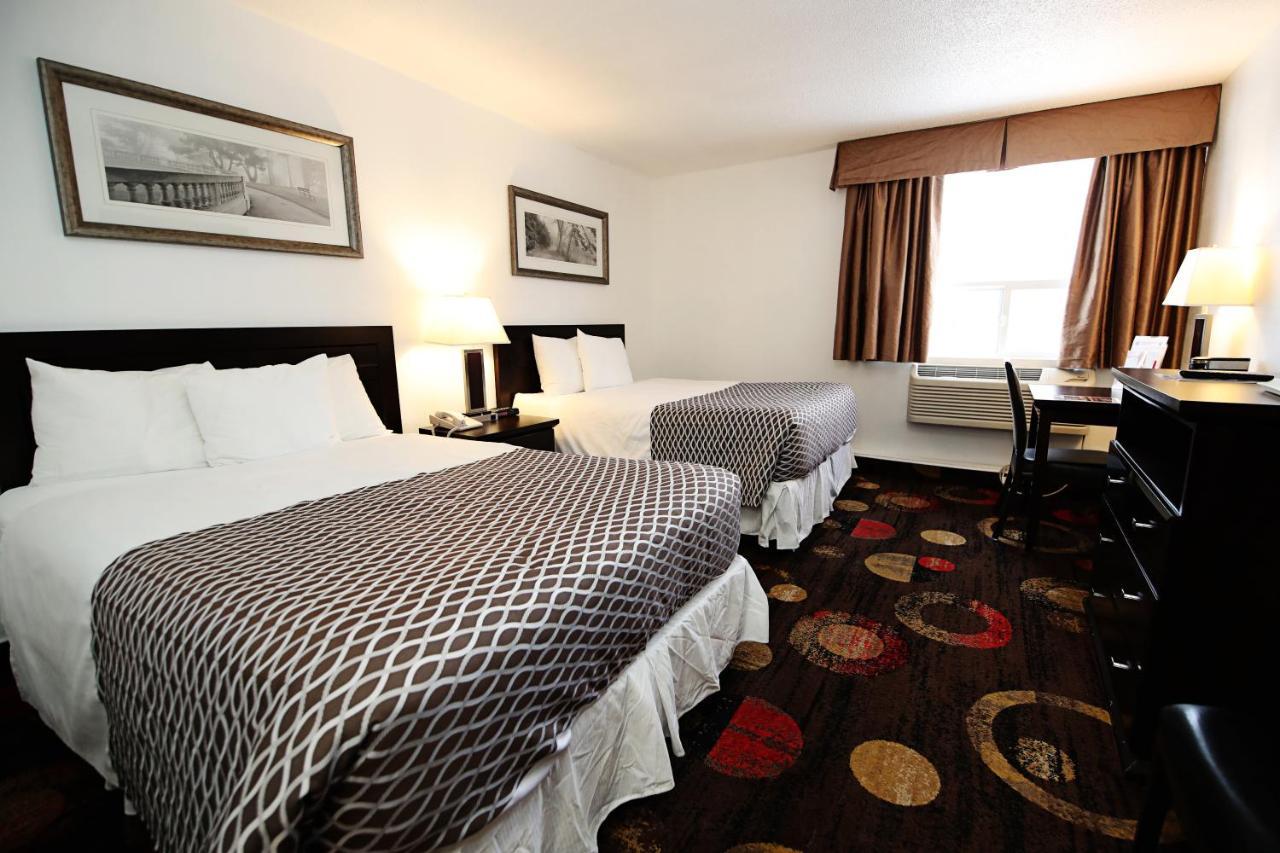 Stonebridge Hotel Fort Mcmurray Exterior foto