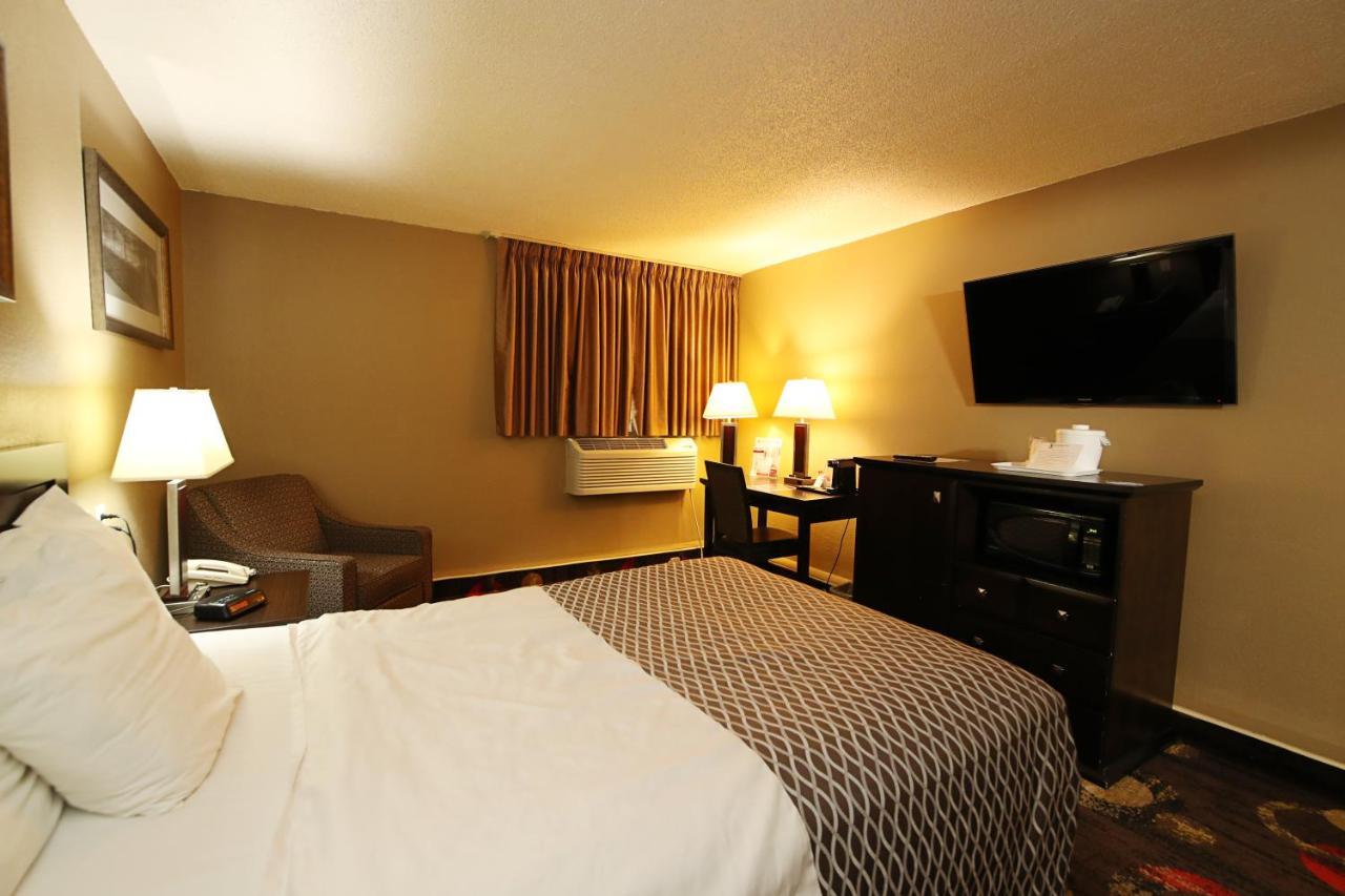 Stonebridge Hotel Fort Mcmurray Exterior foto