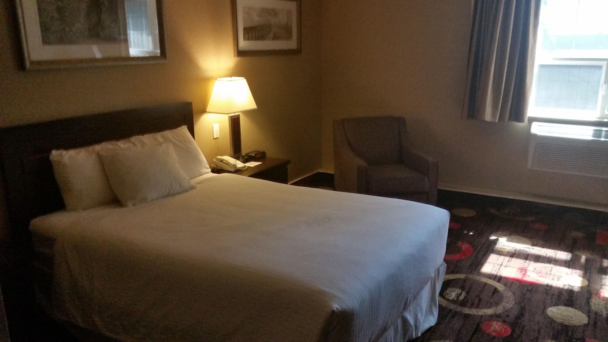 Stonebridge Hotel Fort Mcmurray Exterior foto