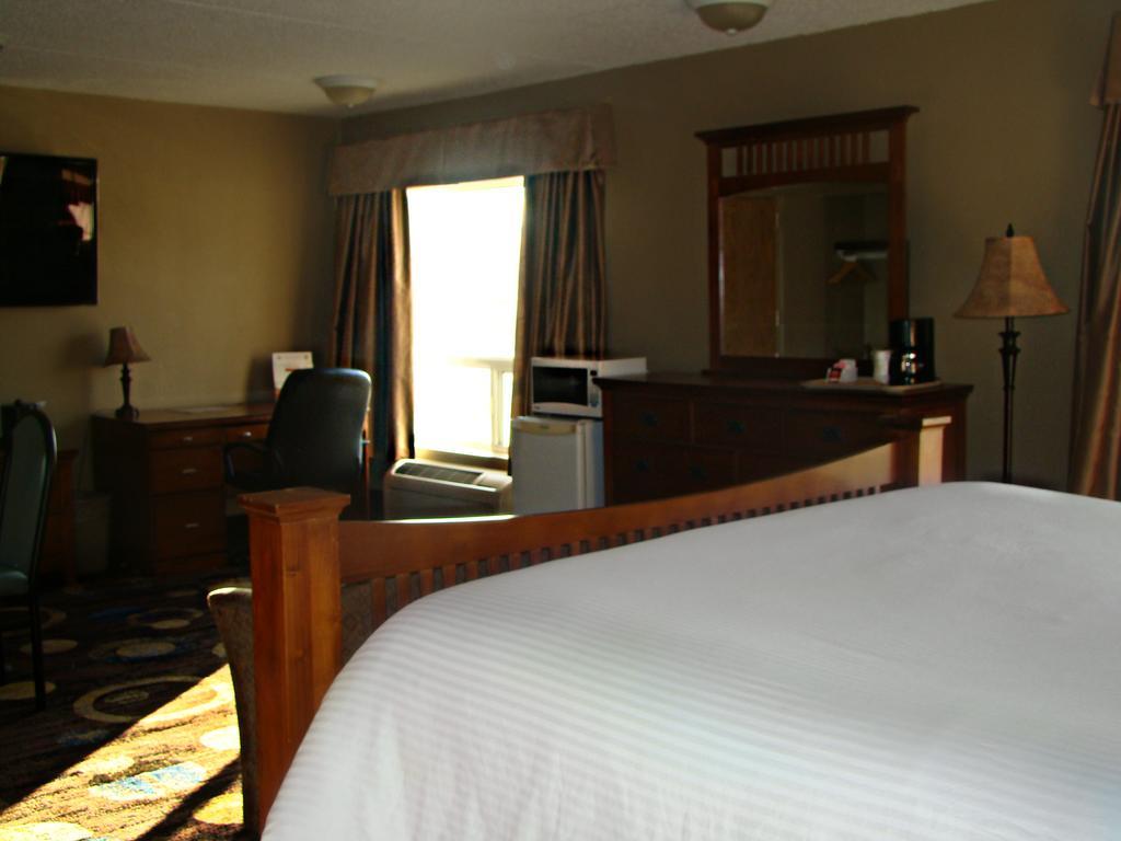 Stonebridge Hotel Fort Mcmurray Zimmer foto
