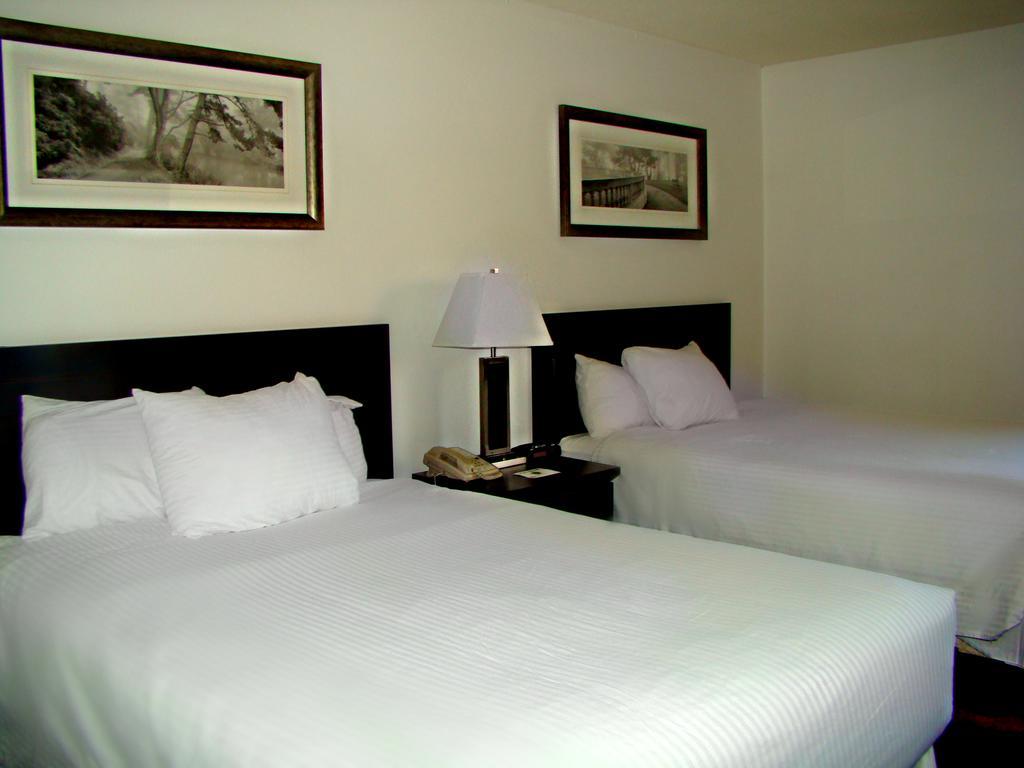 Stonebridge Hotel Fort Mcmurray Exterior foto