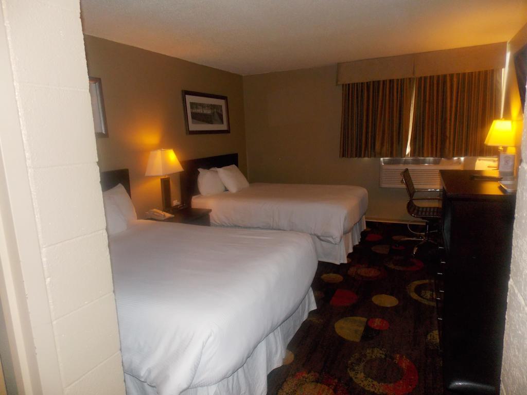 Stonebridge Hotel Fort Mcmurray Zimmer foto
